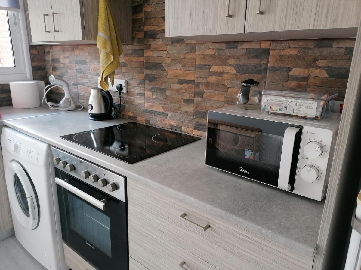 Elenas 1 Bedroom Apartment In Limassol Center Bagian luar foto